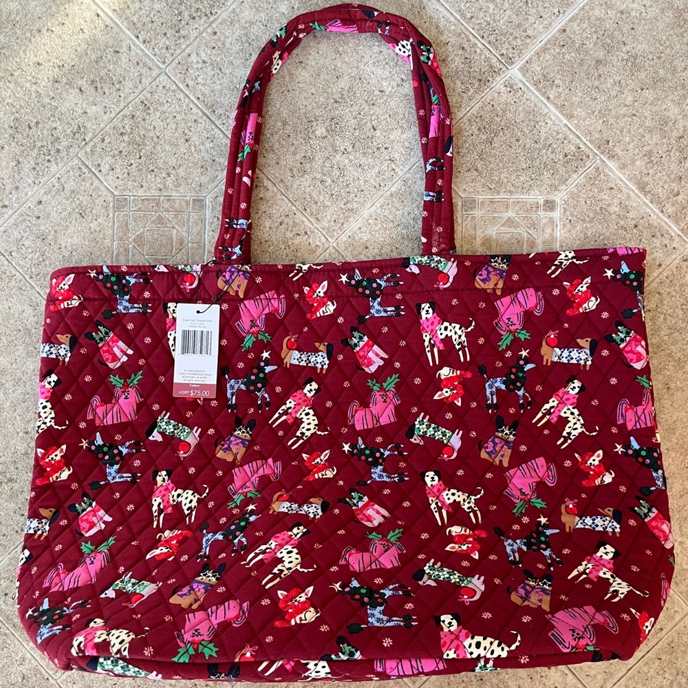 Vera Bradley Grand Tote in Holiday Hounds NWT Price is FIRM No Offers Please